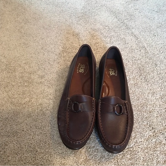 SAS Brown Women’s Loafers - Picture 3 of 7